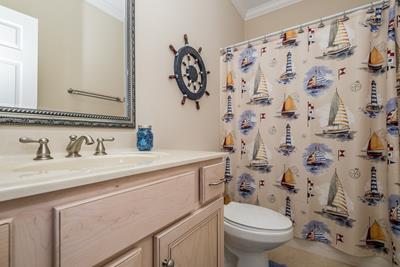 Full bathroom 2