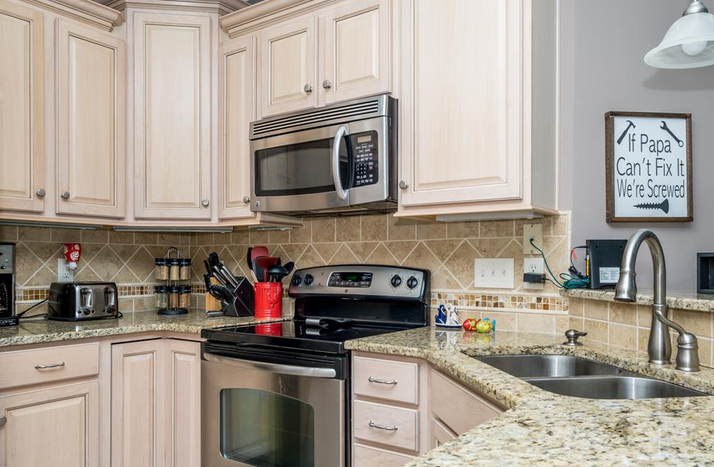 Fully equipped kitchen
